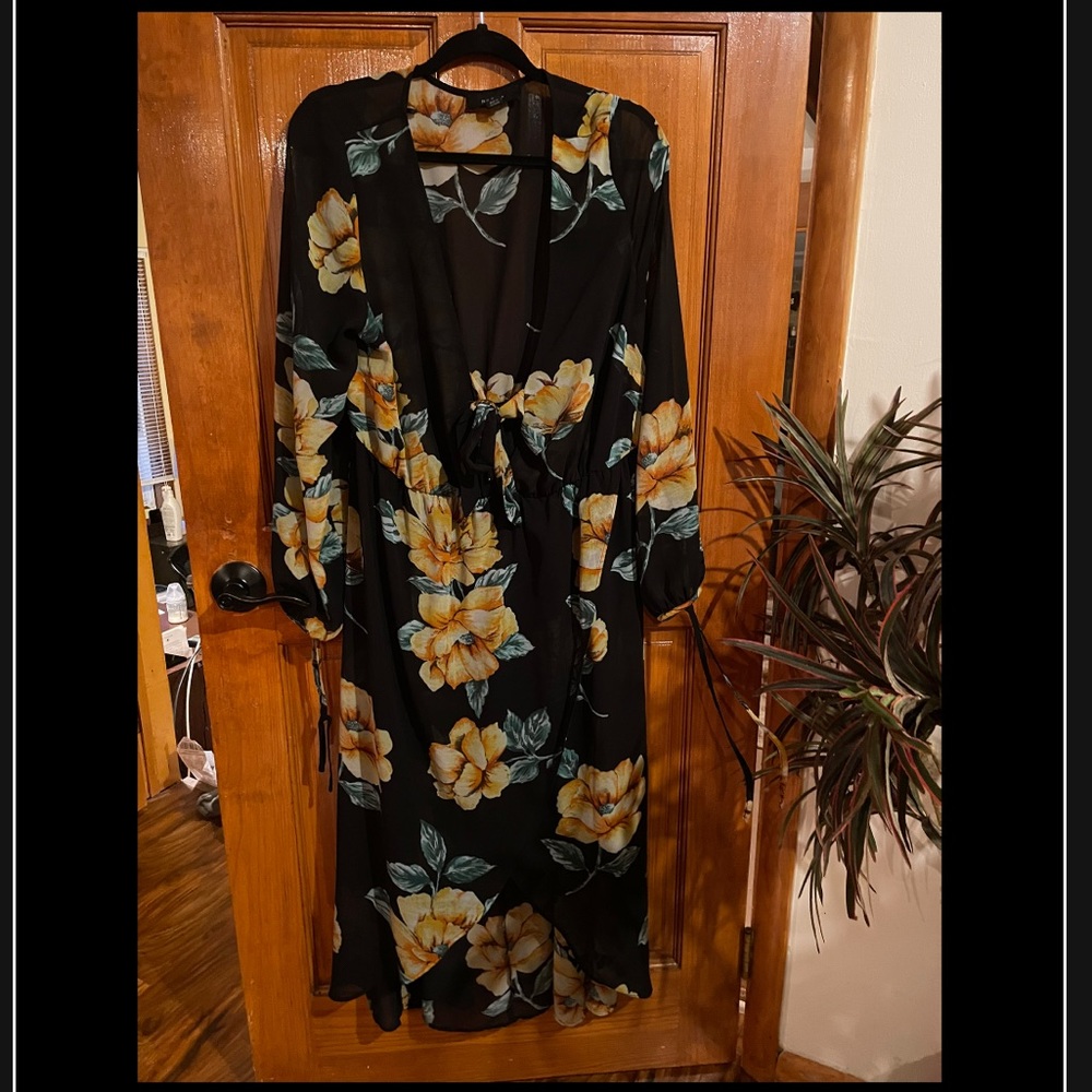 🌼  Beautiful Floral dress